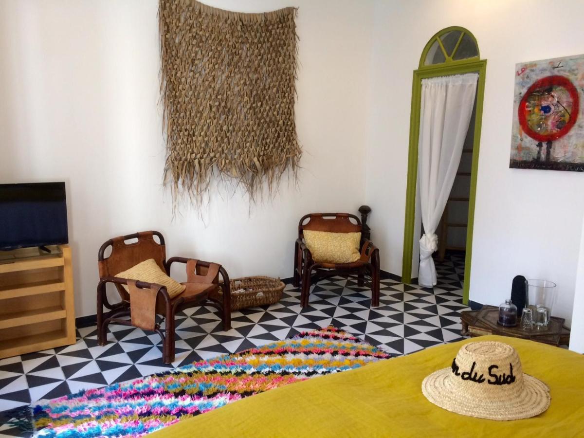 Chambres Dhotes Cocon Du Sud Nimes Bagian luar foto